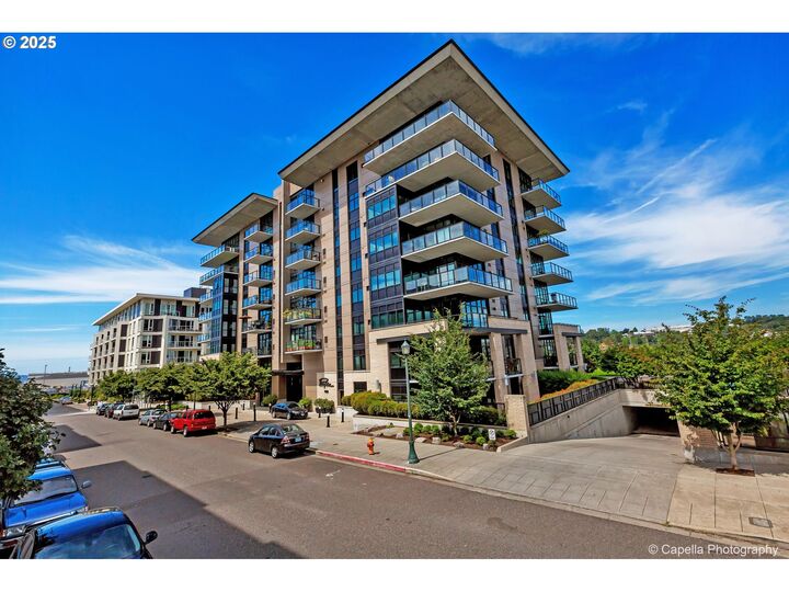 1830 NW Riverscape St 610  Portland OR 97209 photo