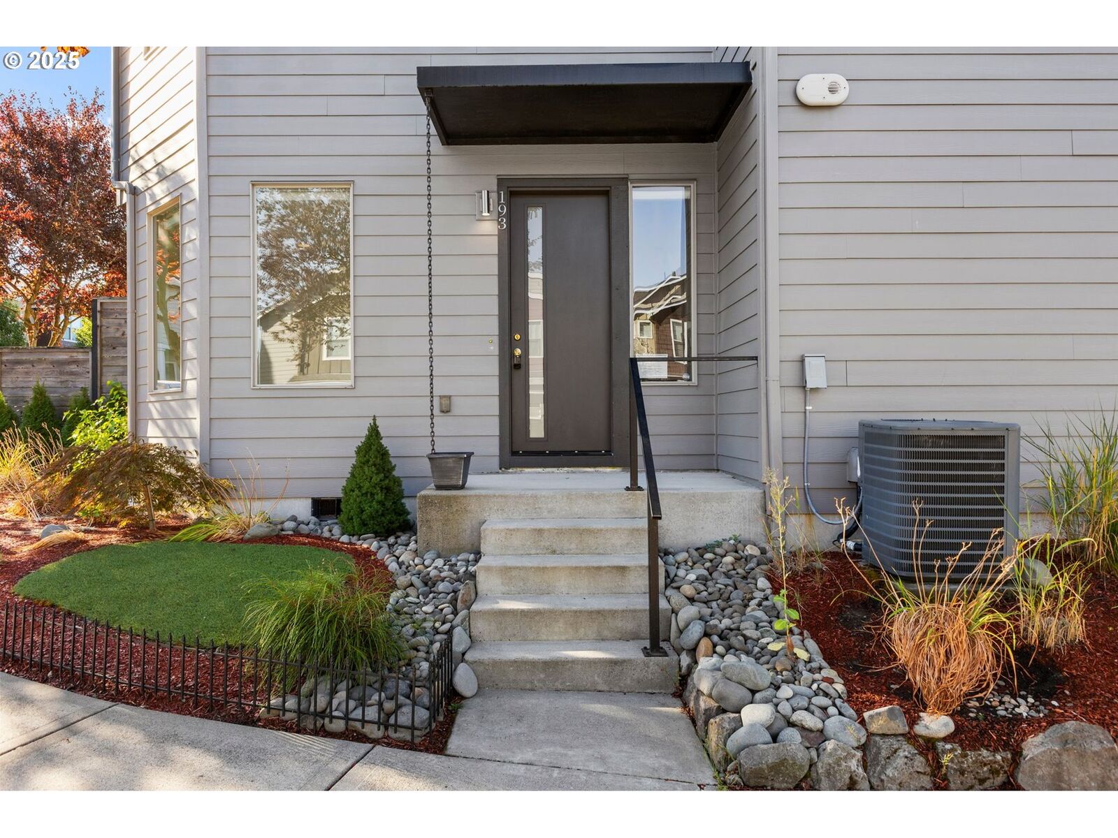 Property Photo:  193 N 44th Pl  WA 98642 
