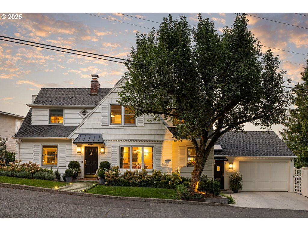 Property Photo:  604 NW Macleay Blvd  OR 97210 