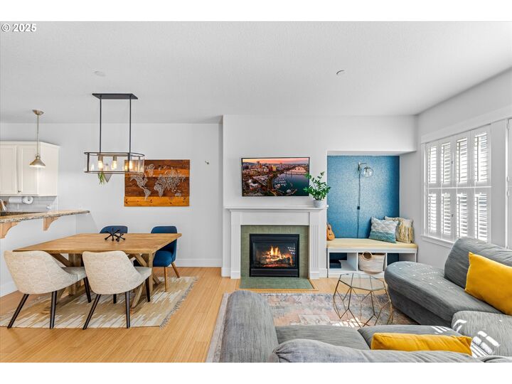Property Photo:  712 SE 33rd Ave 12  OR 97214 