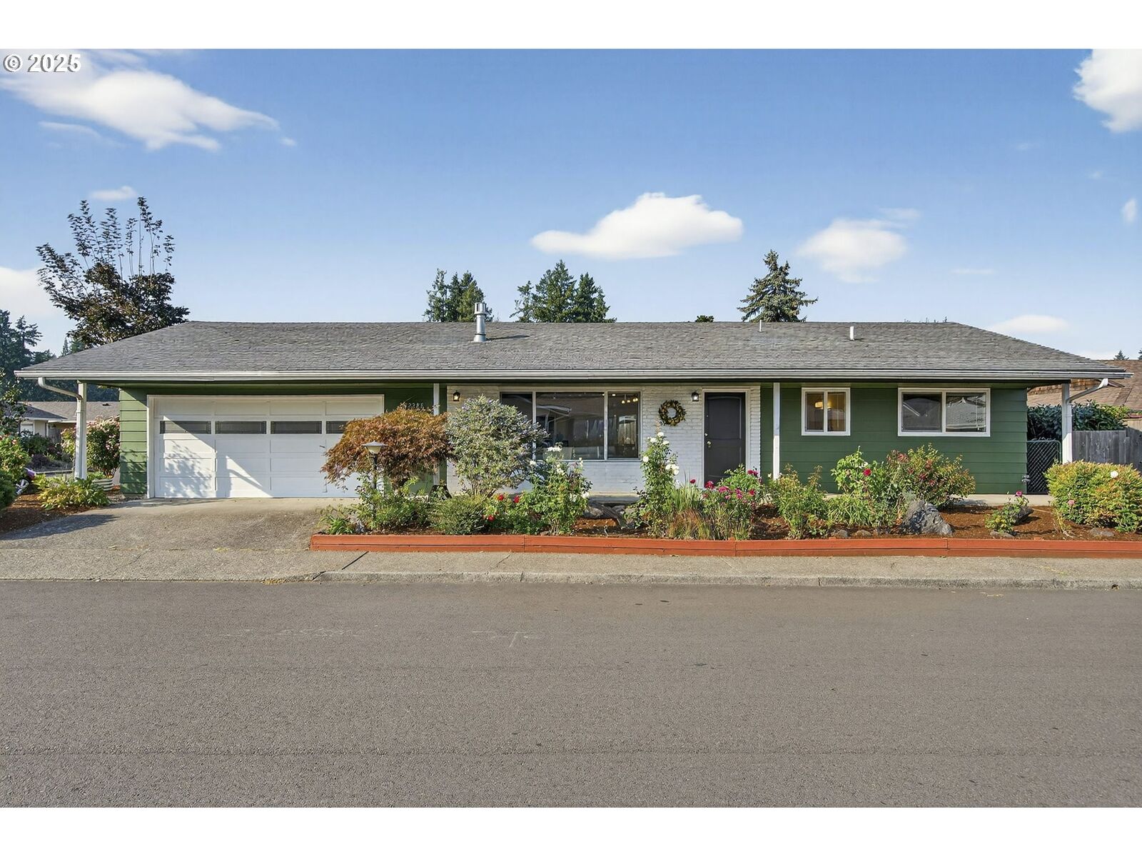 Property Photo: 12285 SW King Richard Dr SW OR 97224