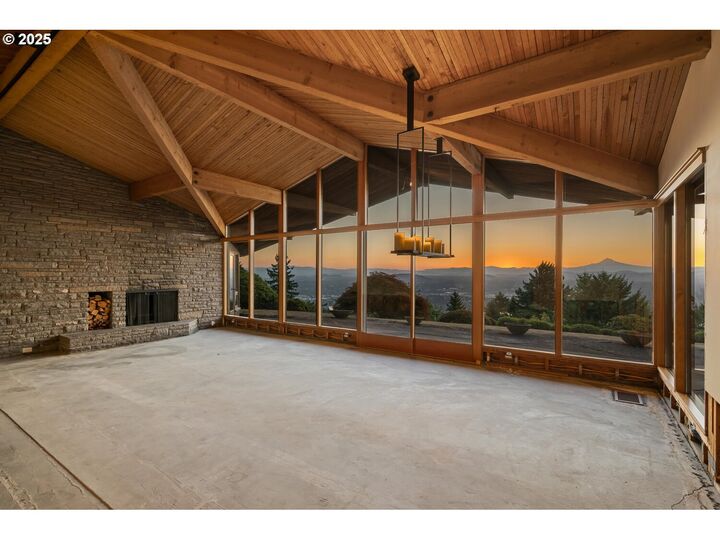 Property Photo: 1209 SW Hessler Dr OR 97239