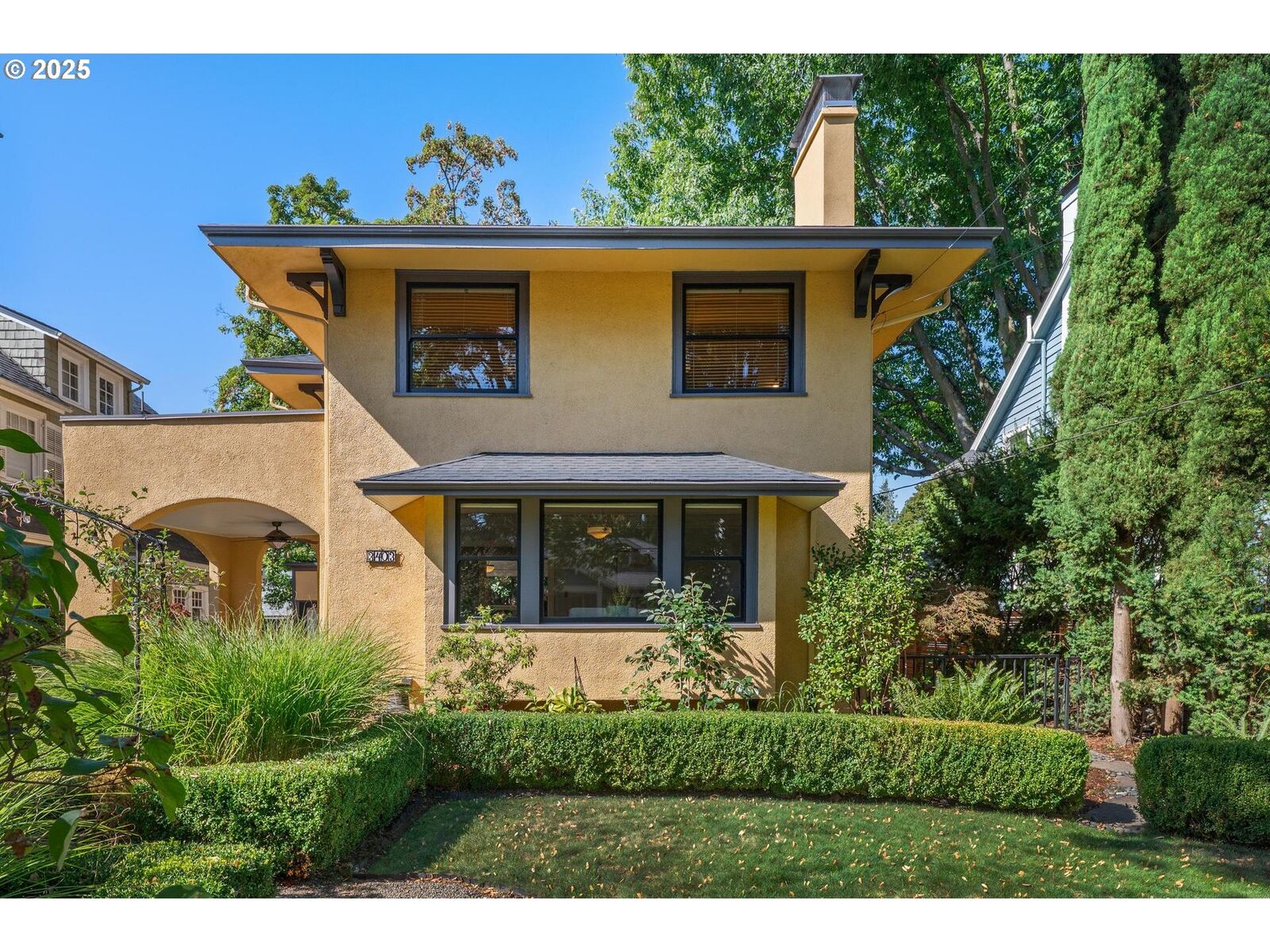 Property Photo: 3403 NE 19th Ave OR 97212