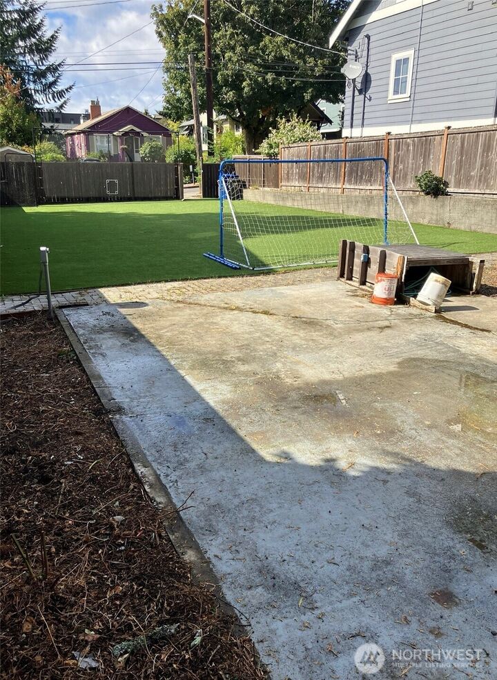 Property Photo:  8710  Dayton Avenue N  WA 98103 