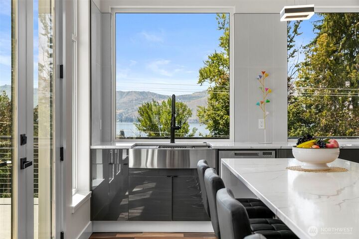 Property Photo:  83  Summerset Blvd  WA 98831 