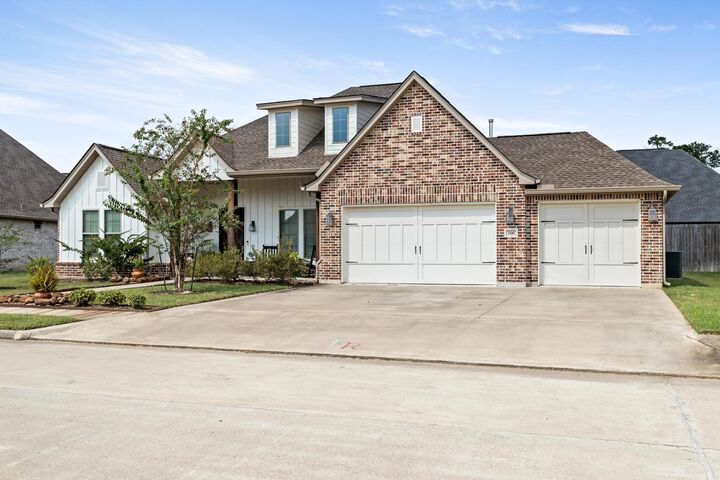 Property Photo:  206 Tara  TX 77657