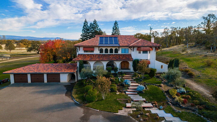 Property Photo: 22797 Silverlode Lane CA 96073