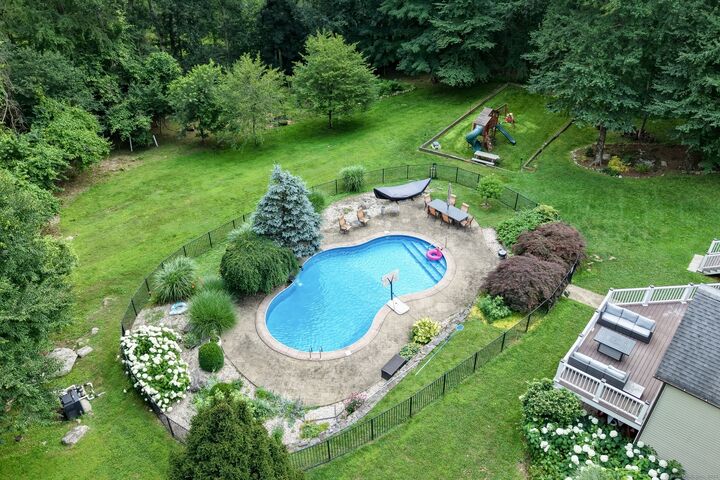 Property Photo:  73 Hannah Lane  CT 06468 