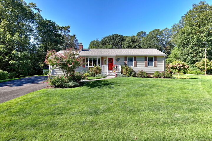4 Christopher Drive  Milford CT 06460 photo