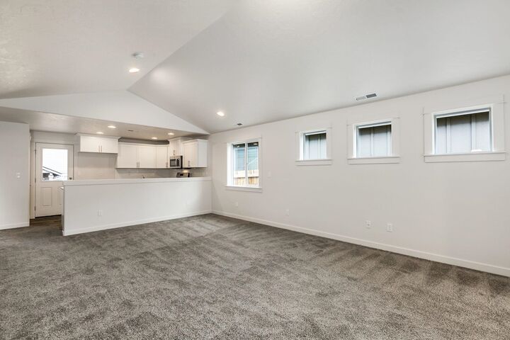 Property Photo:  314 N Viewmont Ct 9/1 Arlington  WA 99016 