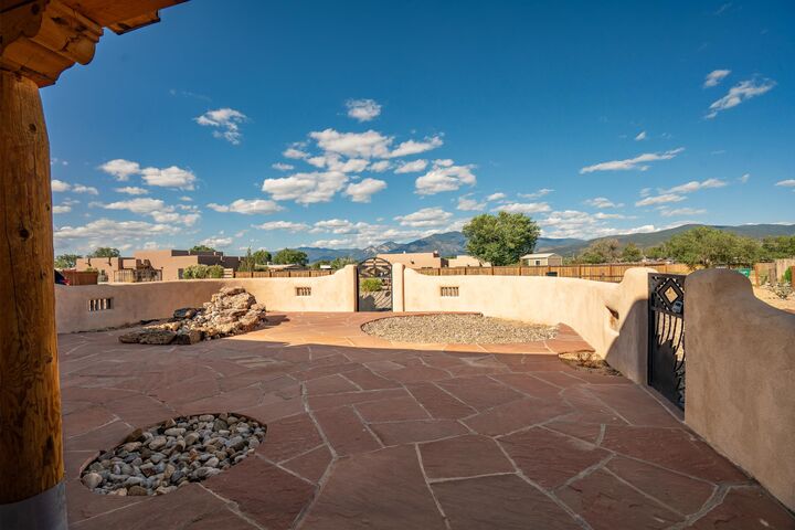 Property Photo:  27 Medina Lane  NM 87557 