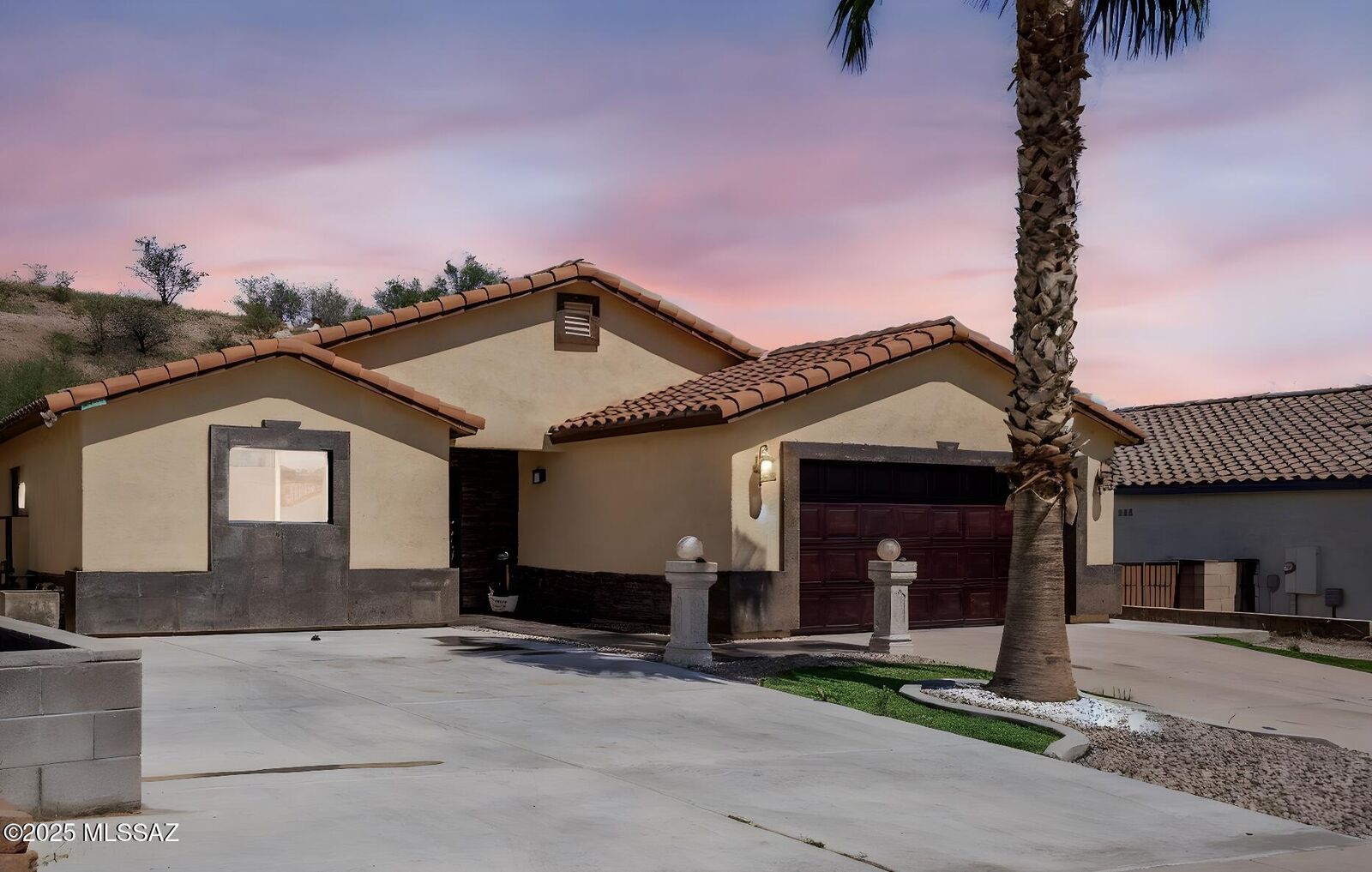 Property Photo:  434 Camino Dona Cydney  AZ 85621 