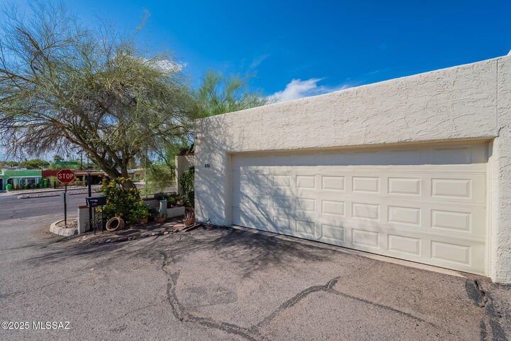 Property Photo: 8701 E Terrace Place AZ 85710