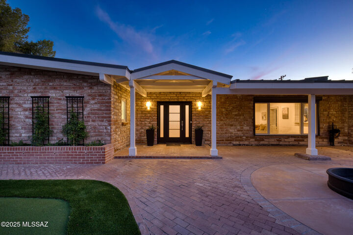 Property Photo: 6126 E San Leandro Drive AZ 85715