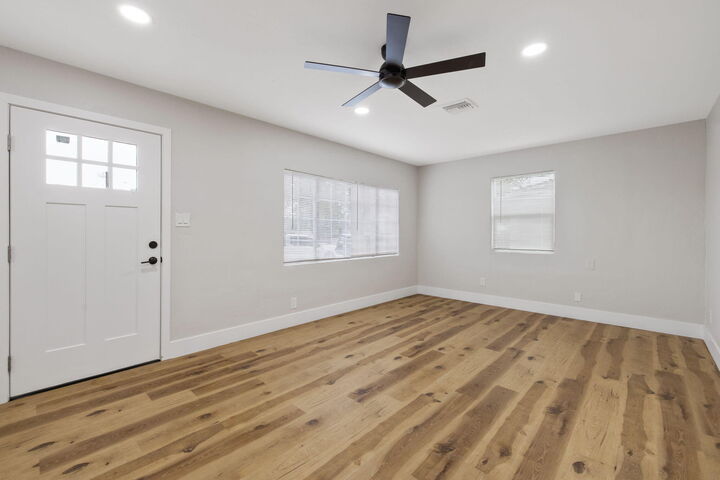 Property Photo:  324 Donna Avenue  CA 93304 