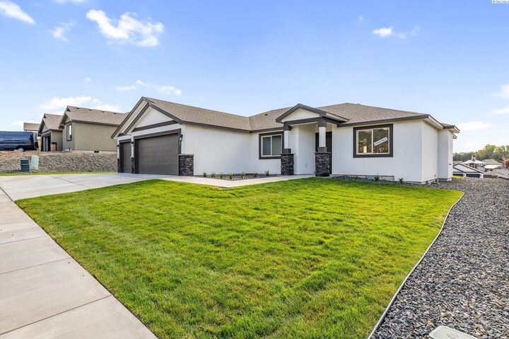 Property Photo: 6629 W 29th Ct WA 99338