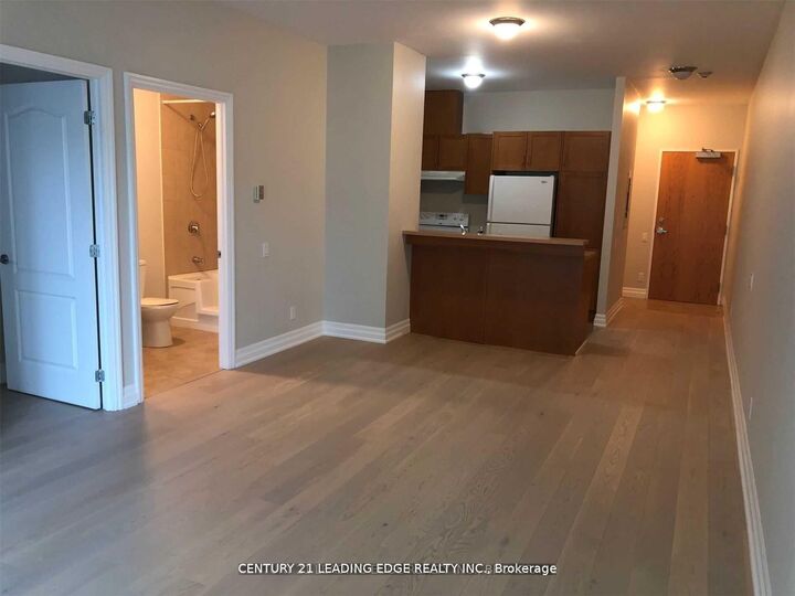 Photo de la propriété:  44 Bond Street W 302  ON L1G 6R2 