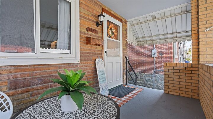 Property Photo: 5124 Carnegie St PA 15201