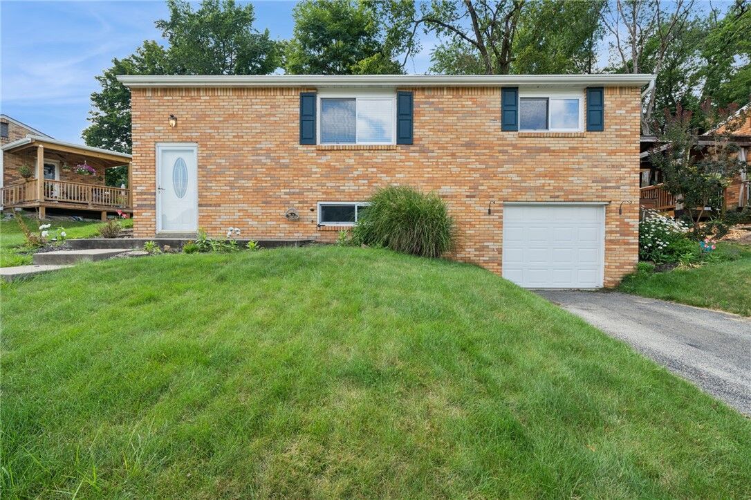 Property Photo: 354 Springwood Drive PA 15147