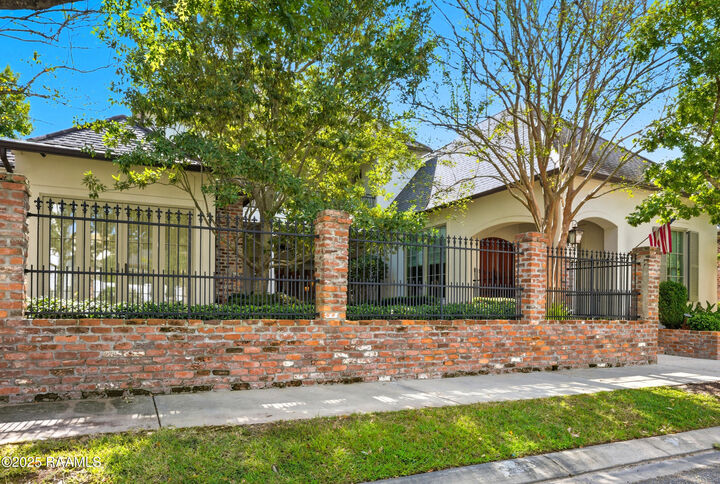 Property Photo: 205 Princeton Woods Loop LA 70508