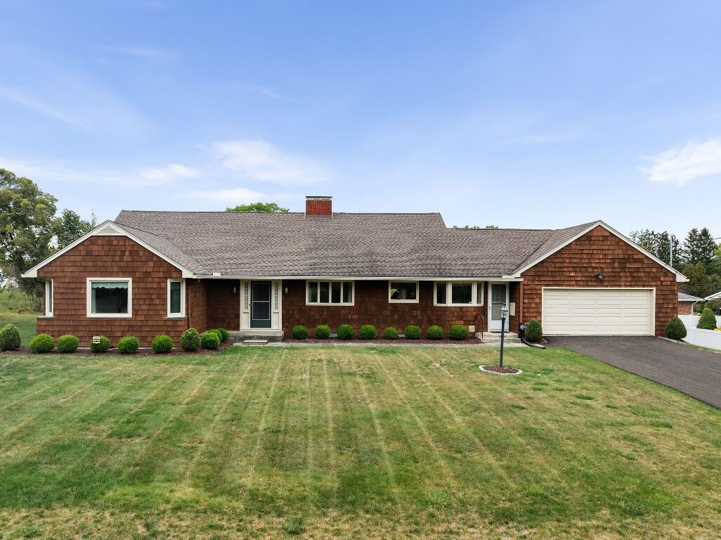 Property Photo:  22 Larchmont Road  NY 13903 