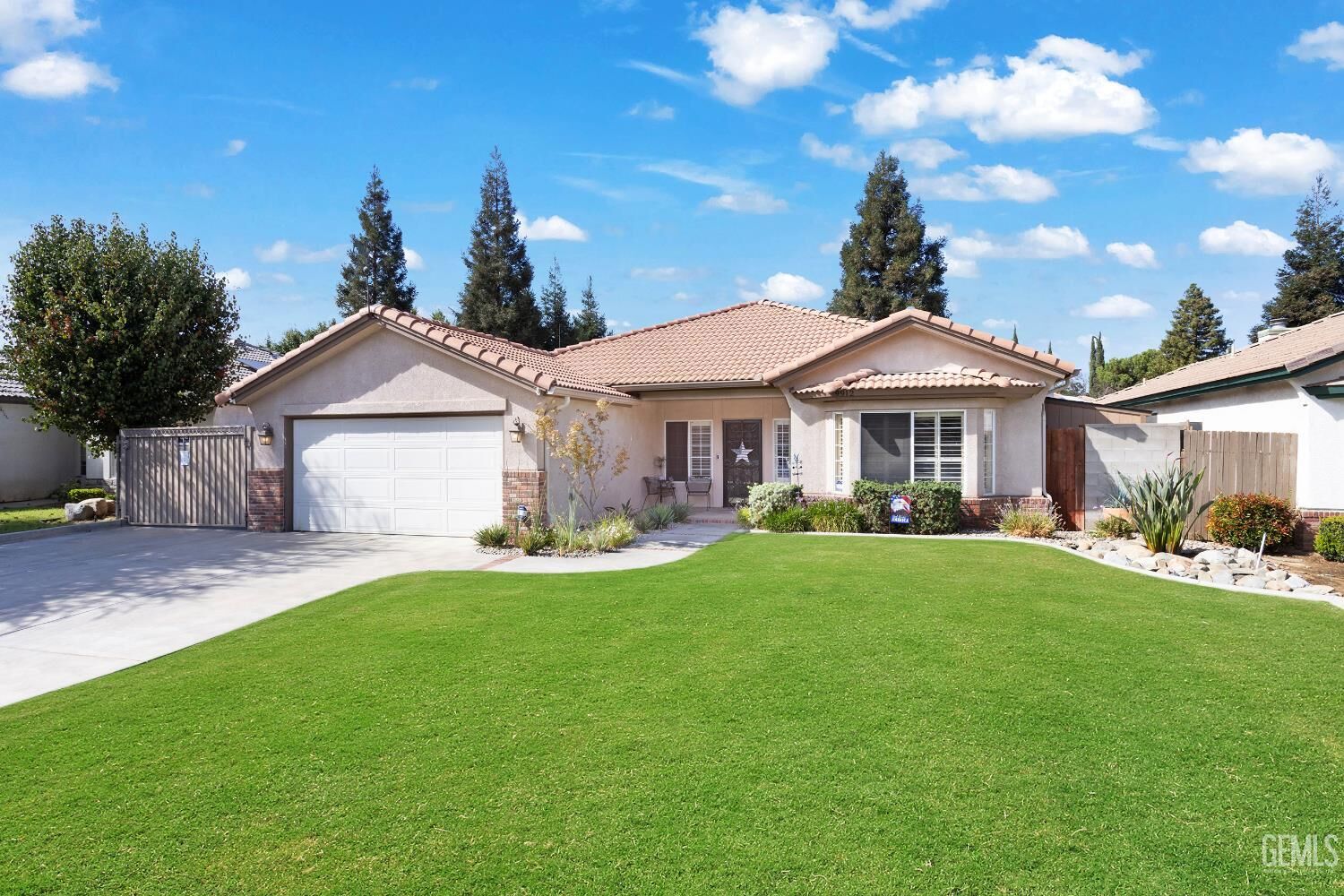Property Photo:  9912 Mona Lisa Lane  CA 93312 