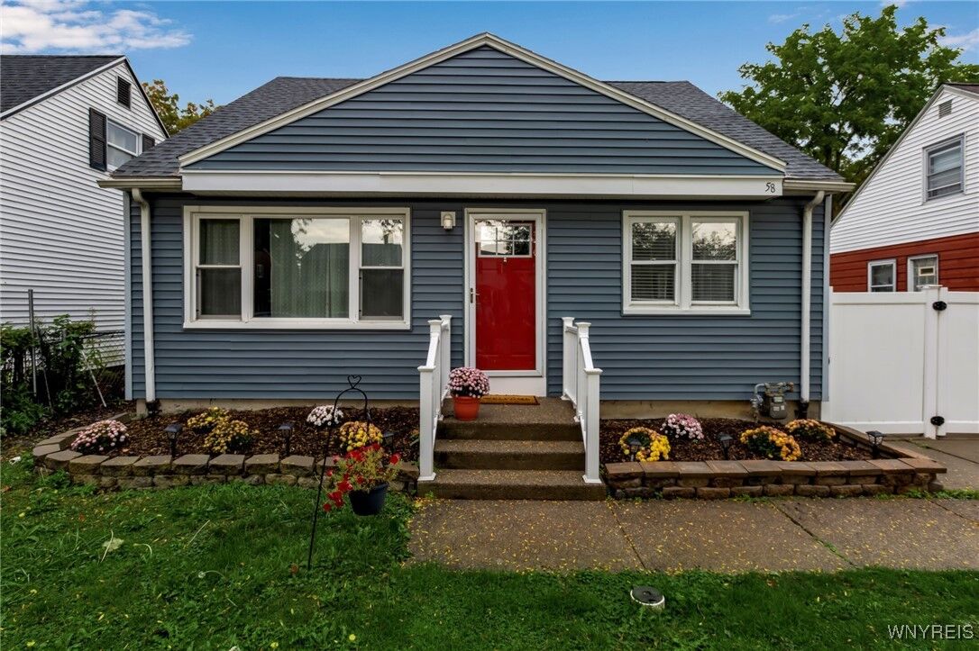 Property Photo: 58 Marbeth Court NY 14220