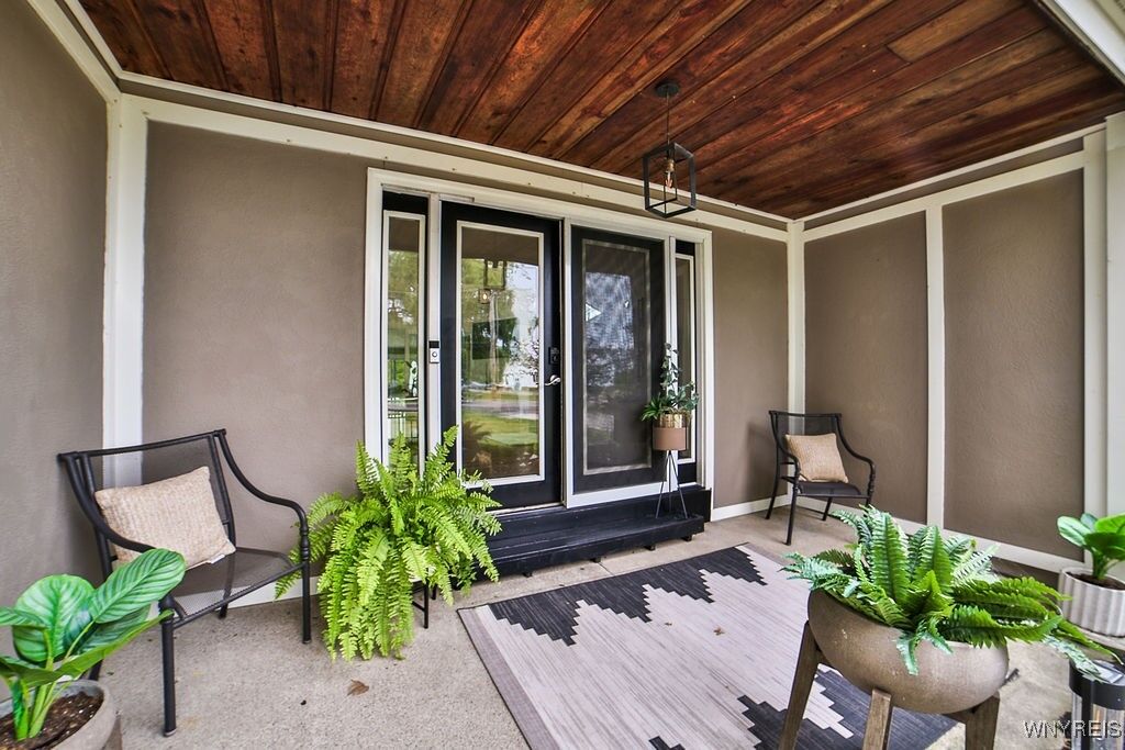 Property Photo:  5500 East River Road  NY 14072 