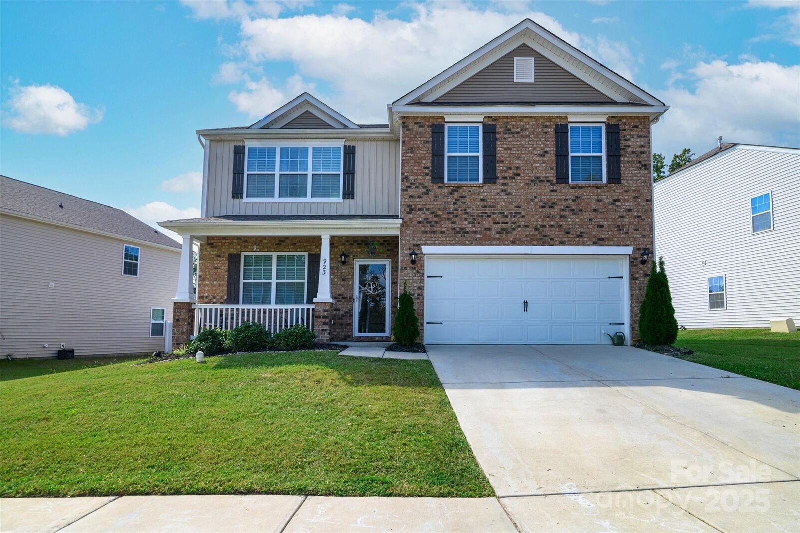 Property Photo:  923 Elliott Road  NC 28216 