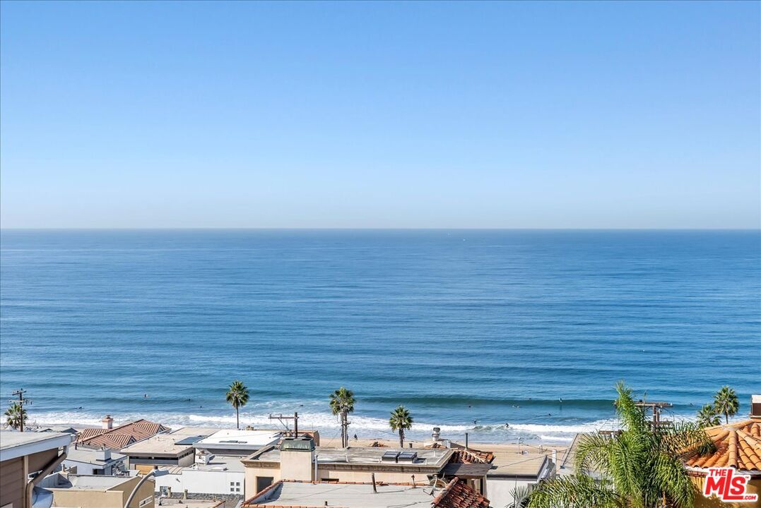 Property Photo:  4113 Crest Dr  CA 90266 