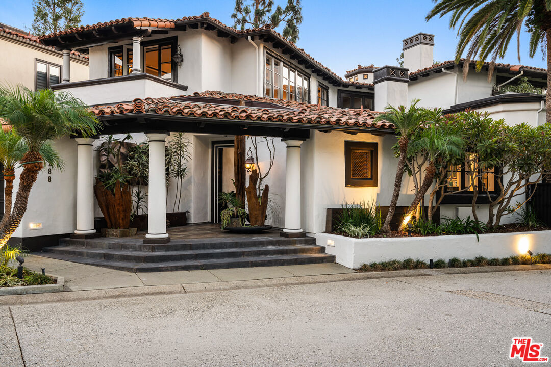 Property Photo: 10288 Century Woods Dr CA 90067