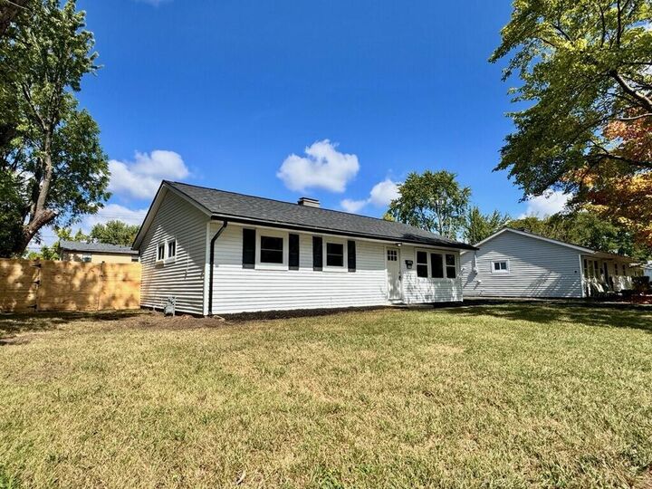 Property Photo:  5404 Crescent Drive  OH 43026 