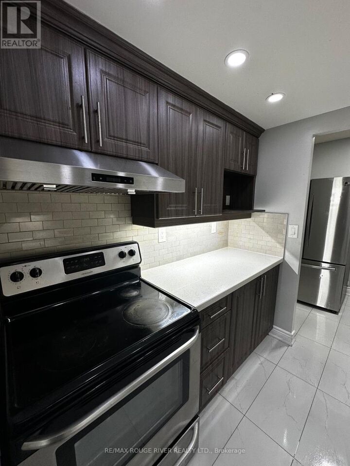 Property Photo:  4 Lisa Street 804  ON L6T 4B6 