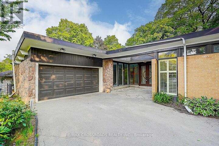 Photo de la propriété: 53 Forest Grove Drive ON M2K 1Z4
