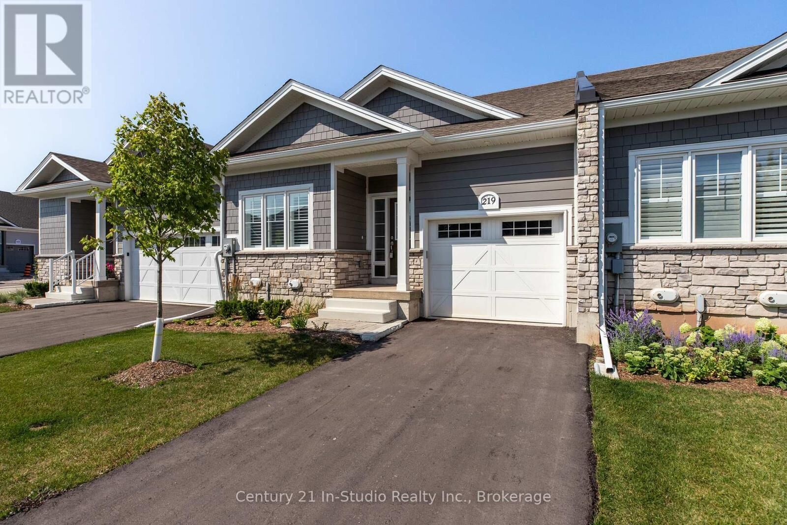 Property Photo:  219 Ironwood Way  ON N0H 1S0 