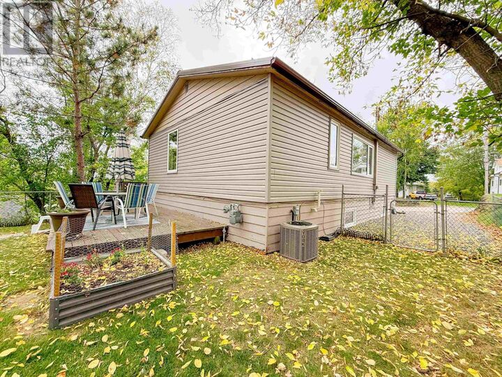 Property Photo:  615 Eighteenth Avenue North  ON P9N 3N7 