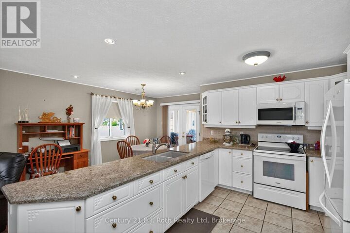 Property Photo:  64 James Street  ON L9M 2J1 