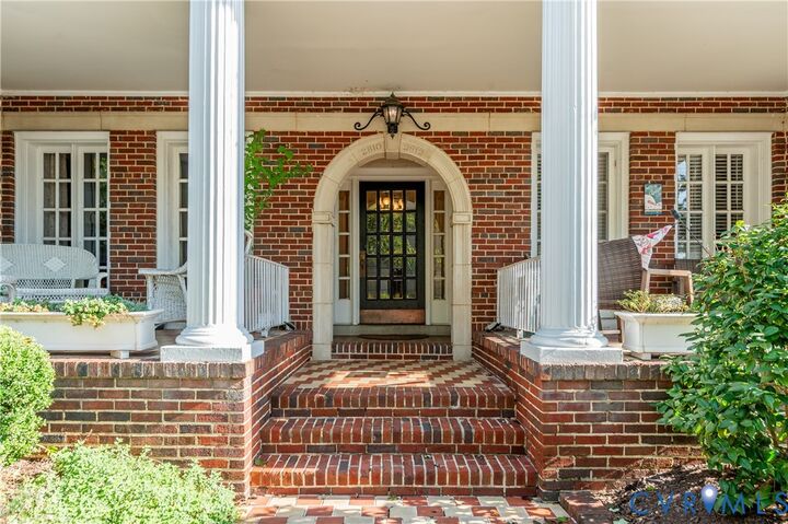 Property Photo: 2810 Kensington Avenue 9 VA 23221