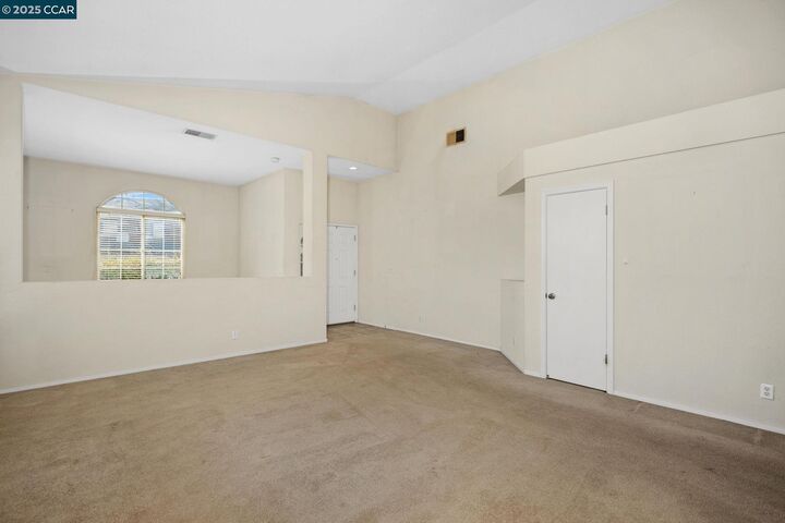 Property Photo:  109 Greenmeadow Cir  CA 94565 