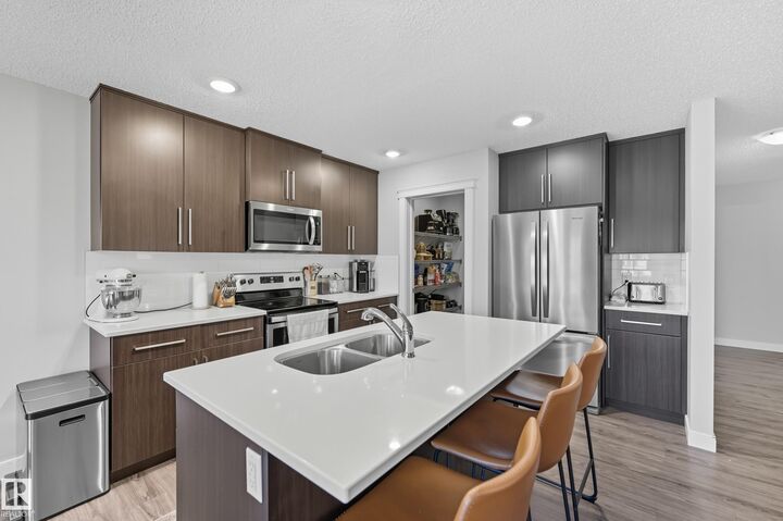 Property Photo:  10615 98 Street  AB T8R 0C7 
