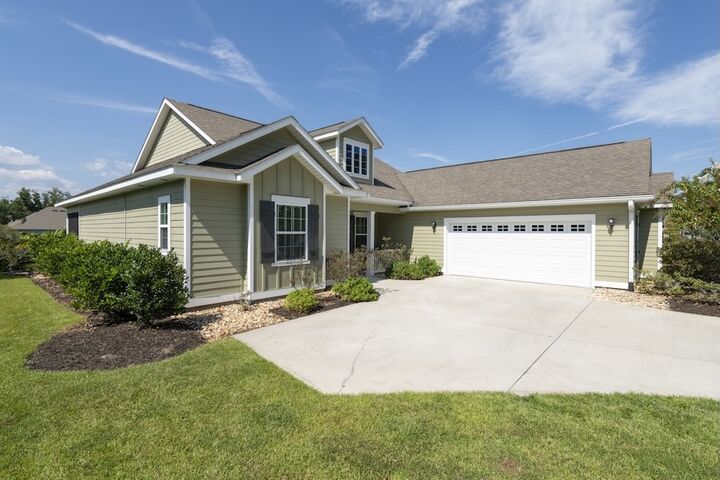 Property Photo: 207 Edgewater Drive GA 31558