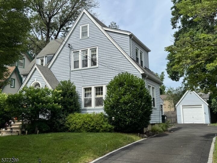 215 Katherine St  Scotch Plains Twp. NJ 07076 photo