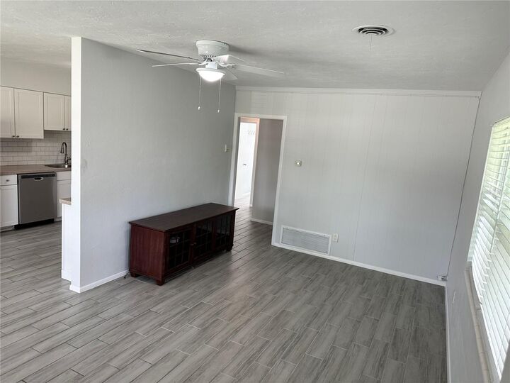 Property Photo:  3325 2nd Avenue W  FL 34205 