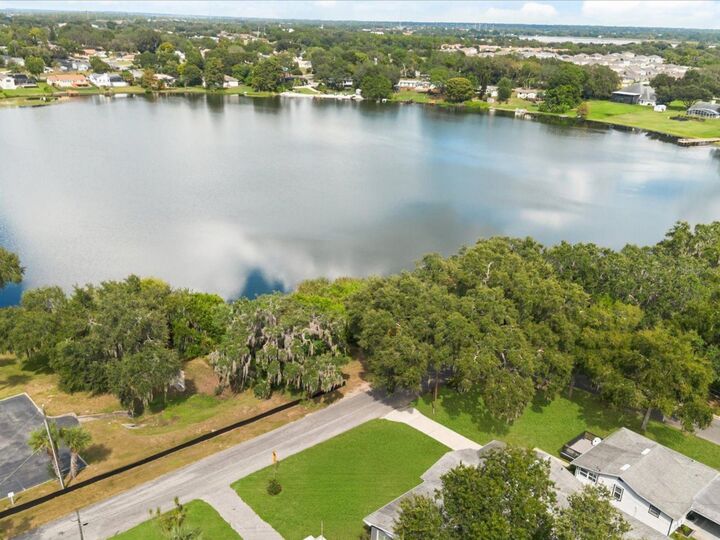 1210 E Caroline Street  Tavares FL 32778 photo