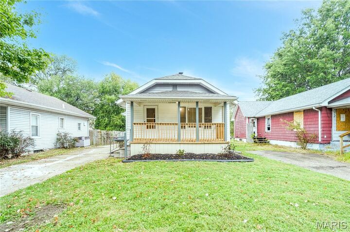Property Photo:  2813 Myrtle Avenue  IL 62040 