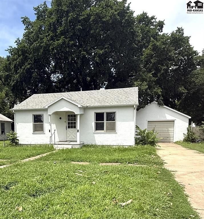 Property Photo:  430 S Linclon Ave  KS 67003 