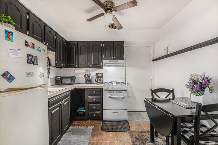 Property Photo: 886 Belfield Street SW MI 49509