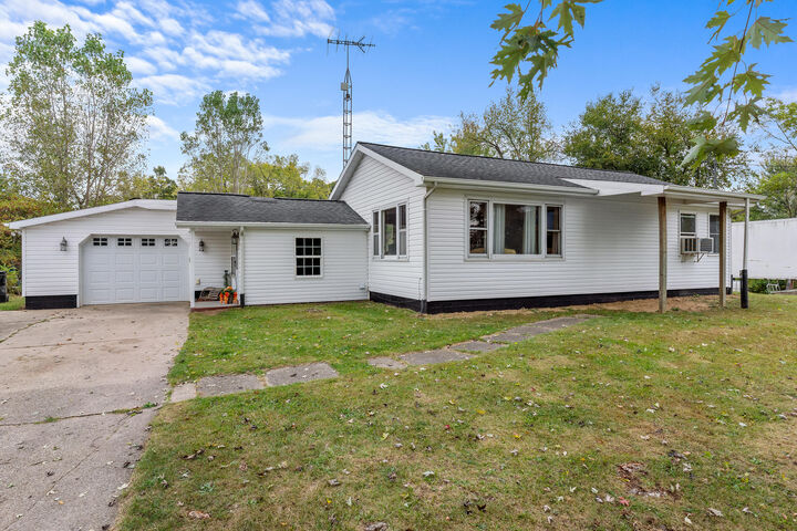 Property Photo:  14980 Forrister Road  MI 49247 