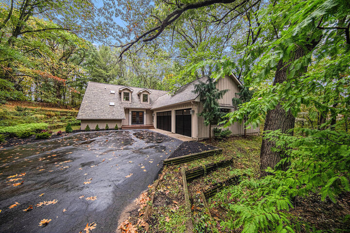 Property Photo:  685 Wald Strasse Street  MI 48158 