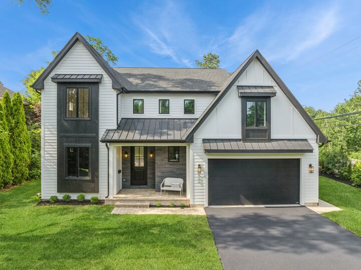 Property Photo:  900 Pleasant Lane  IL 60025 